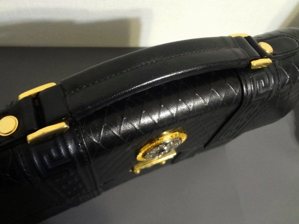 グレカ | VERSACE 長財布 0 ブラック,シルバー 良品◆GIANNI VERSACE◆太陽神×黒革グレカ柄×ダイヤ調型押ブリーフケース◆ハンドル付きセカンドバッグ◆黒×金銀系◆書類鞄◆ブラック系