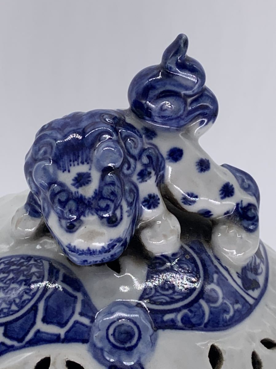 五良太甫呉祥瑞造 青華獅子摘 唐子足大香炉 三足 唐物 唐獅子 染付 中国美術 五良大甫呉祥瑞/造 染付 祥瑞 文玉乗り獅子唐子 三足香炉