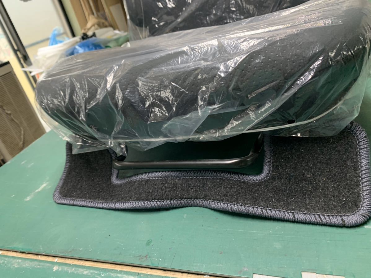 ハイエース 運転席 助手席シート 新車外し_10