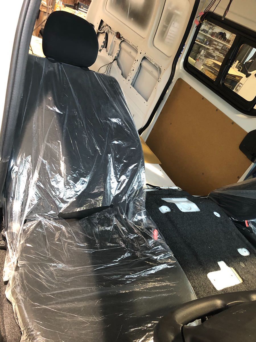 ハイエース 運転席 助手席シート 新車外し_2