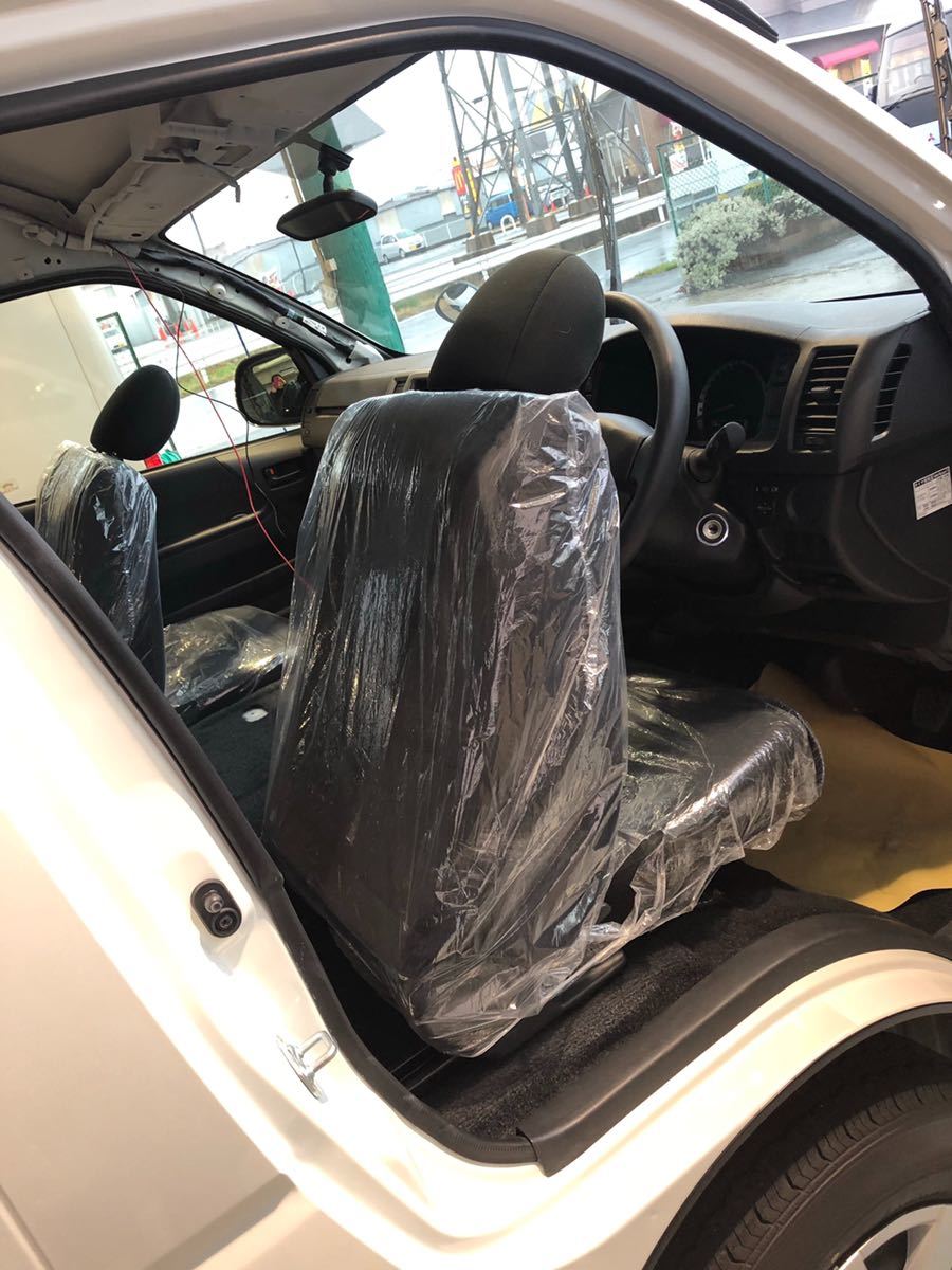 ハイエース 運転席 助手席シート 新車外し_5
