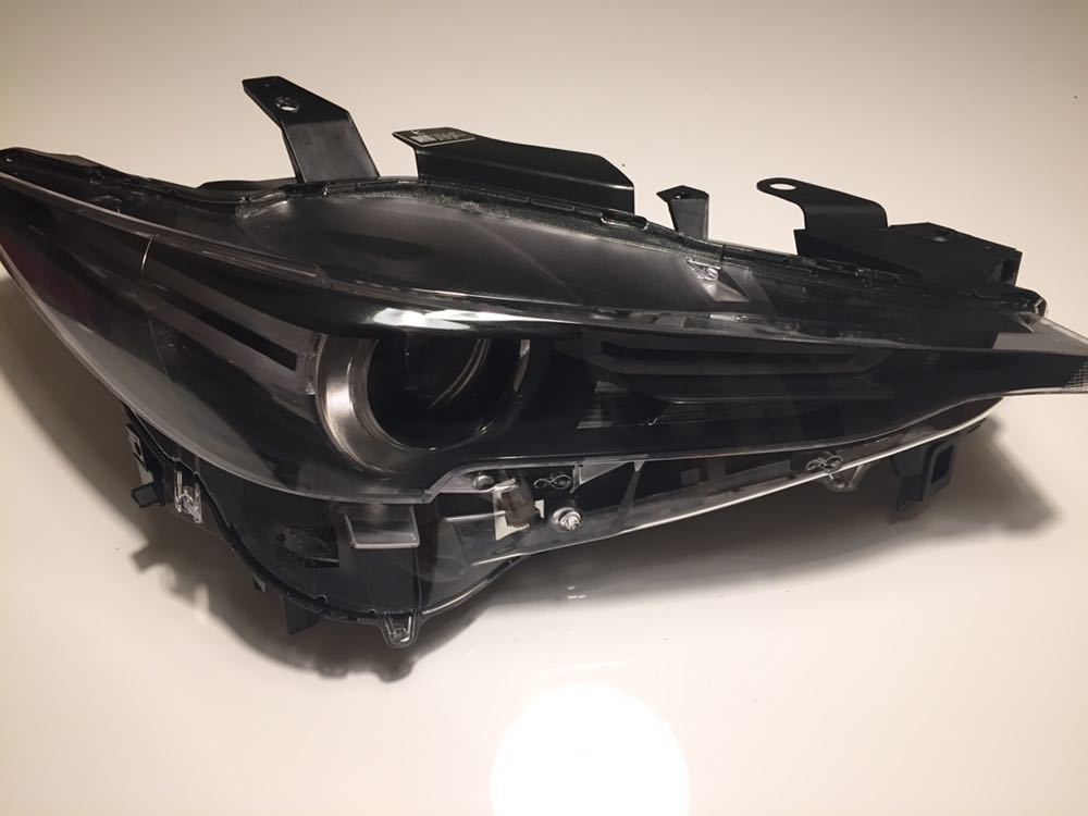 マツダCX-8.CX-5共通右ヘッドライトユニット中古LED美品