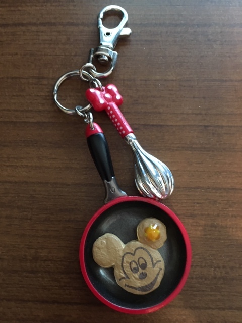 東京ディズニーリゾート ミニーマウス フライパン ホイッパー 泡立て器 ミッキーマウス型パンケーキ キーチェーン キーホルダー ミニーマウス 売買されたオークション情報 Yahooの商品情報をアーカイブ公開 オークファン Aucfan Com