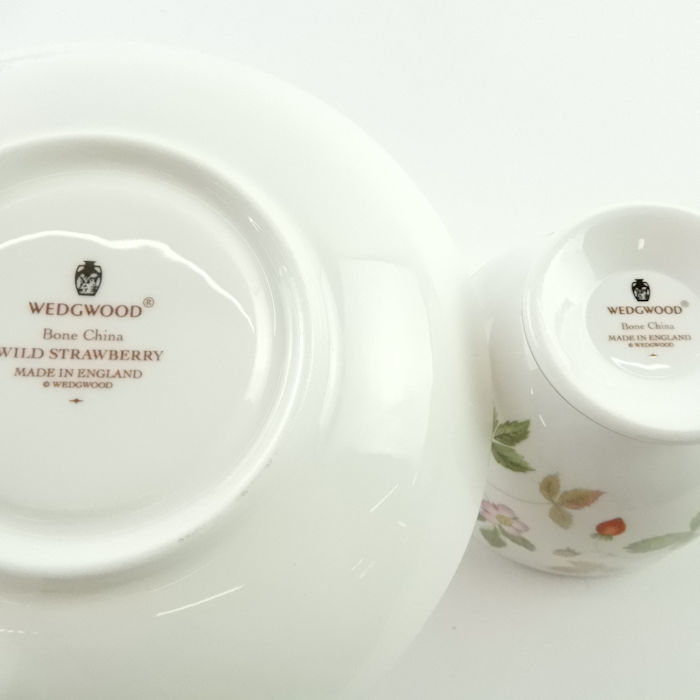 人気定番，大得価 【美品】ウェッジウッド ワイルドストロベリー カップ＆ソーサー 2客 ペア ティー リー S11824B3