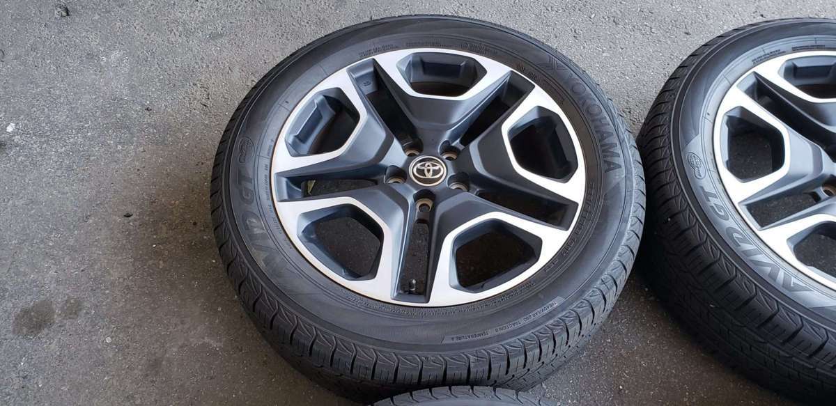 ☆1万円スタート☆ トヨタ 新型 RAV4 アドベンチャー 純正 235/55R19