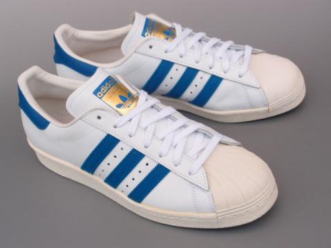 人気，新品 レア 2016年製 限定 adidas スーパースター 80s 白x青 27cm(27.0cm)｜売買されたオークション情報、yahooの商品情報をアーカイブ公開 - オークファン 27.0cm