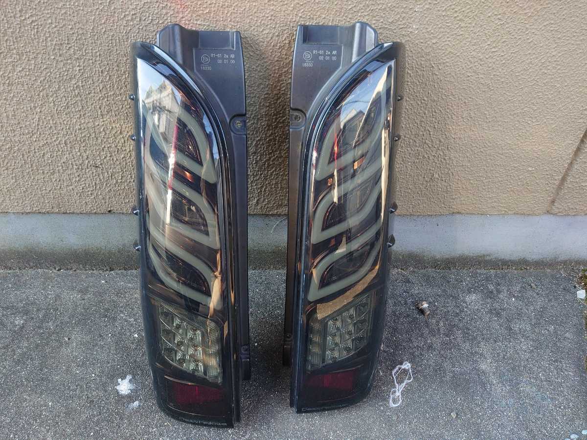 DAZZ FELLOWS LED テールランプ スモーク シーケンシャル ハイエース