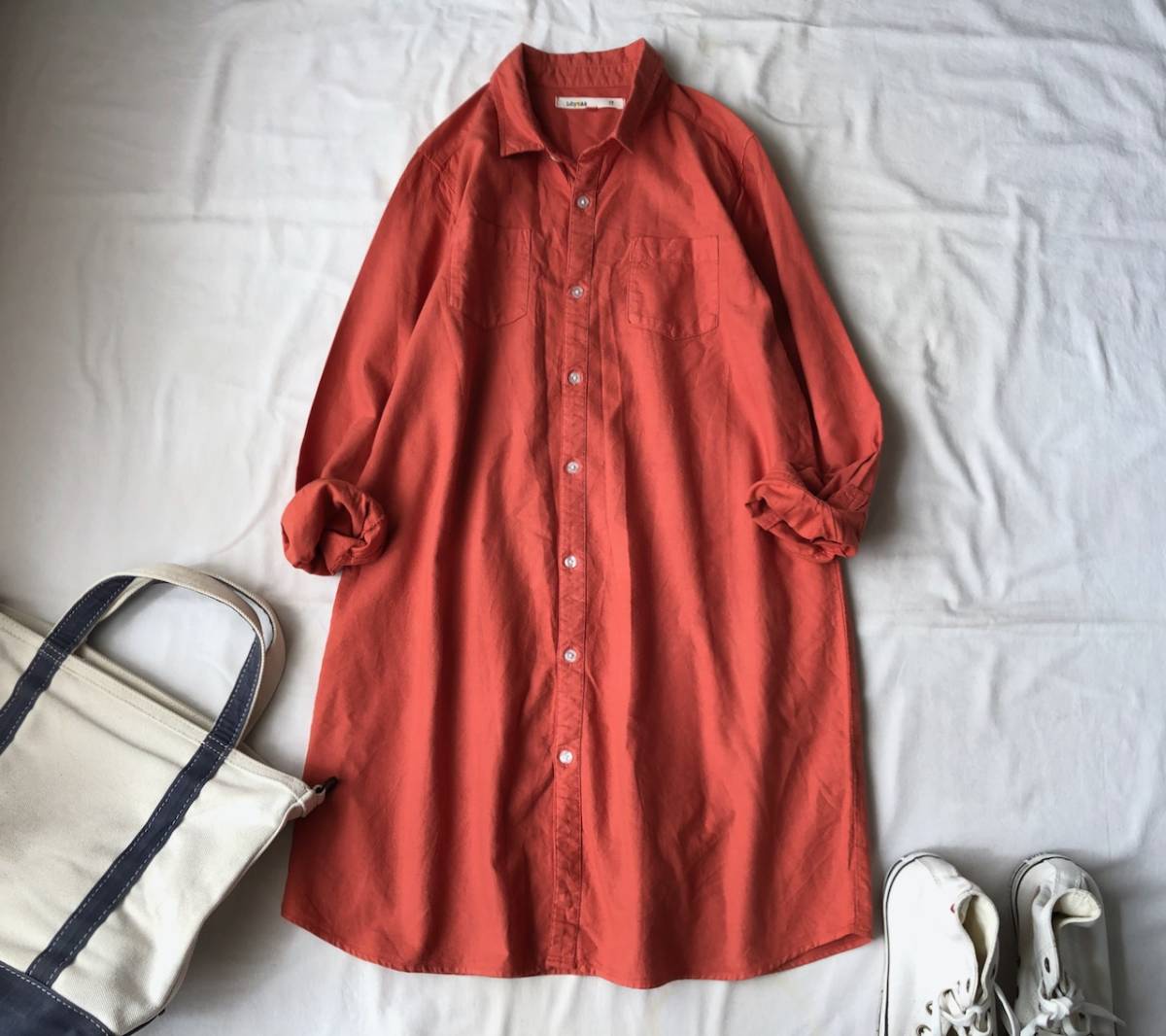 Loytaa サマンサモスモス Sm2 シャツワンピース ワンピース 売買されたオークション情報 Yahooの商品情報をアーカイブ公開 オークファン Aucfan Com