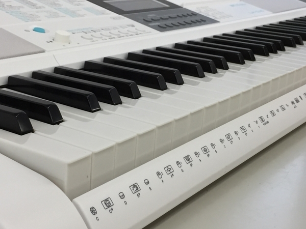 中古 美品 CASIO LK-516 カシオ 光 ナビゲーション キーボード 61鍵盤