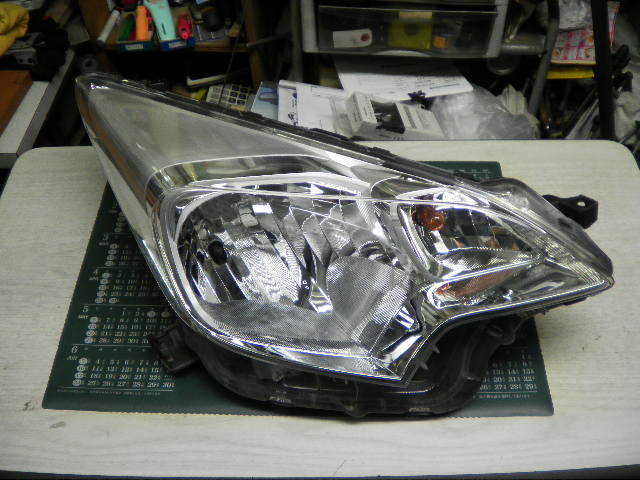 ラクティス NCP120 NSP120 右ヘッドライト ハロゲン 【公式通販】