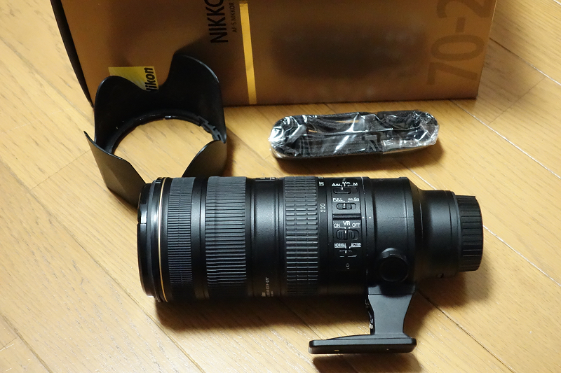 Nikon AF-S NIKKOR 70-200mm f2.8G VR II ED (元箱、ポーチ付属)