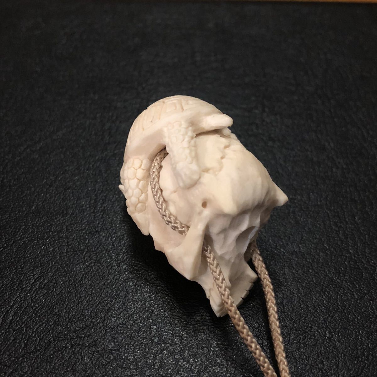 年末セール ☆畫骨CARVEX☆手彫り 根付 河童と骸骨 繊細彫刻師仁翔作 