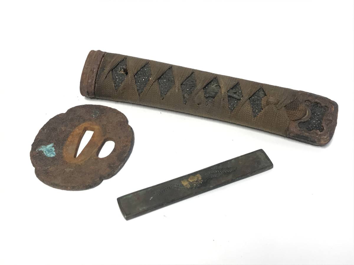 鍔 刀装具 小柄 刀剣小町 拵 栗形 折金 柄前 笄 縁頭