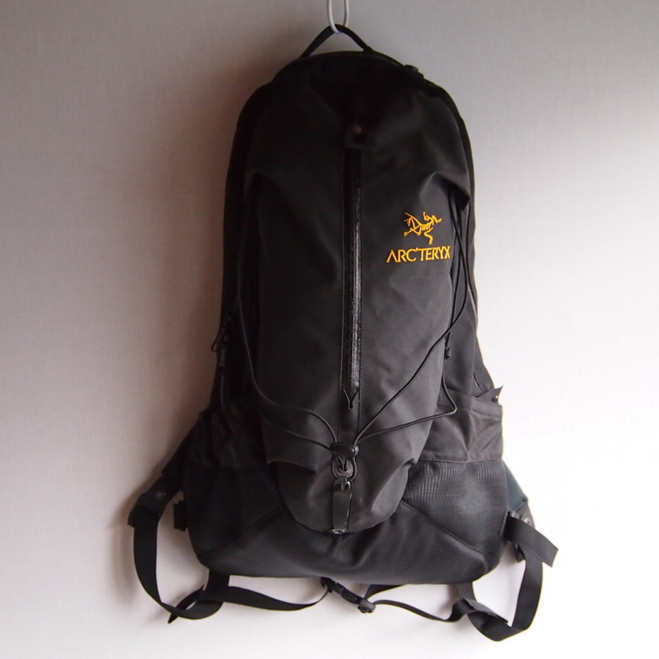 【お買い得，セール】 カナダ製 Arc'teryx アークテクリス アロー22 バックパック(バックパック)｜売買されたオークション情報、yahooの商品情報をアーカイブ公開 - オークファン バックパック