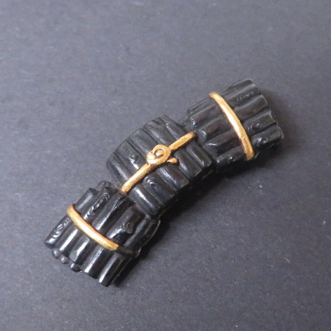 お得，人気 時代物 帯留 薪モチーフ 珍品 金工細工 現状渡し 和装小物 アンティーク ビンテージ m001 8240(帯留め)｜売買されたオークション情報、yahooの商品情報をアーカイブ公開 - オークファン 帯留め