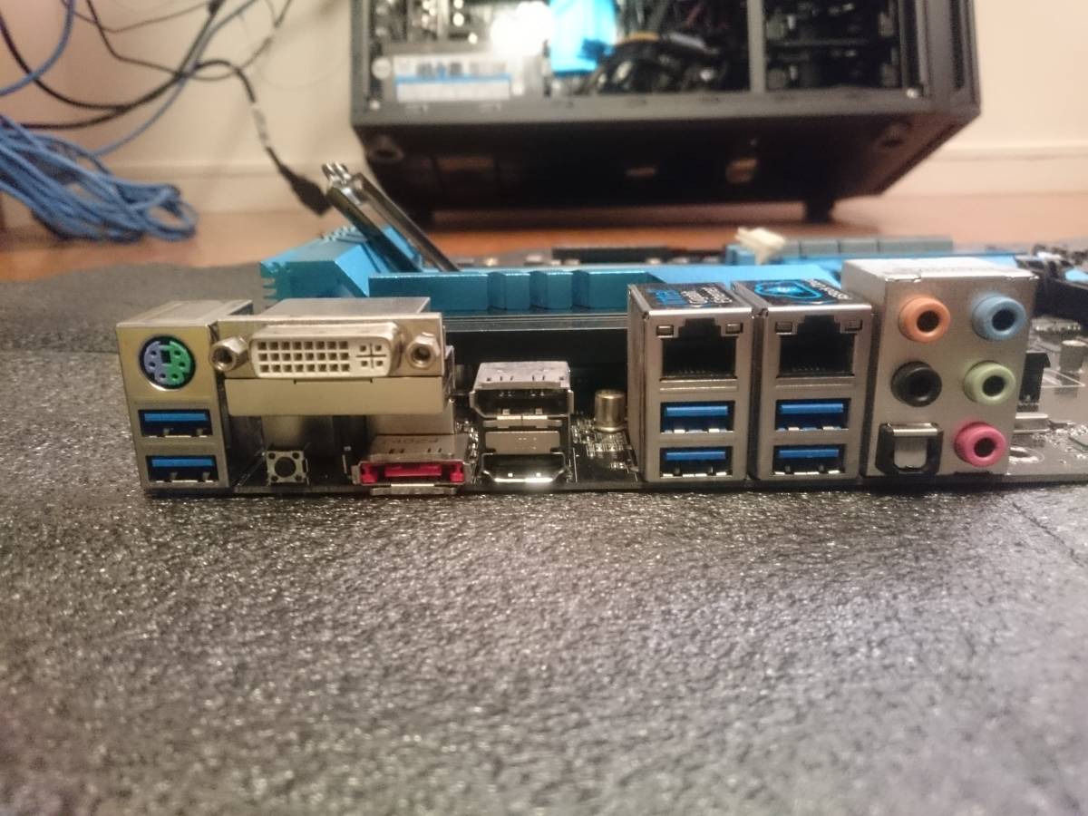 ASRockアスロック Z97　 Extreme6エクストリーム6_4