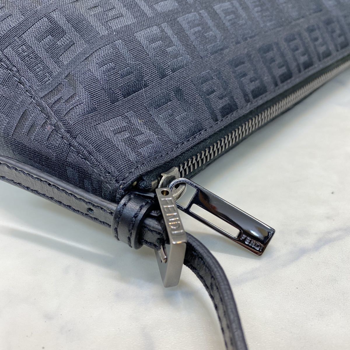未使用 保管品 フェンディ FENDI ショルダーバッグ レザー×ナイロン 