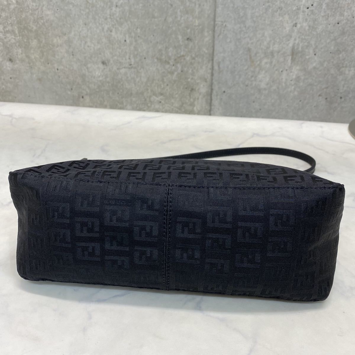 未使用 保管品 フェンディ FENDI ショルダーバッグ レザー×ナイロン 