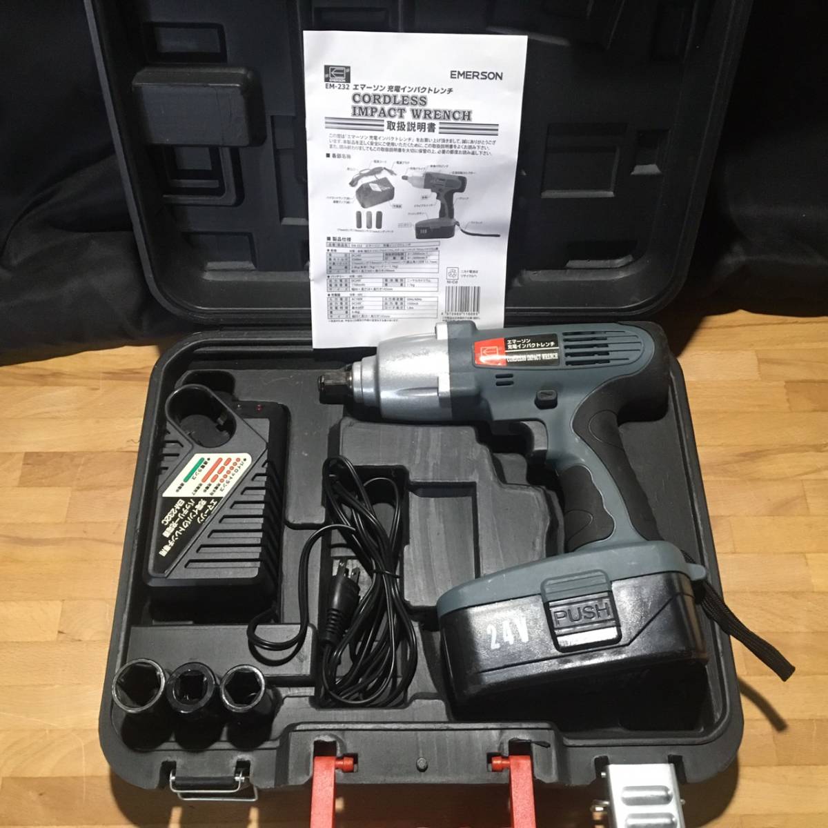  B03b59D EMERSON 充電式インパクトレンチ ニューレイトン エマーソン コードレスインパクト(本体)｜売買されたオークション情報、yahooの商品情報をアーカイブ公開 - オークファン インパクトレンチ
