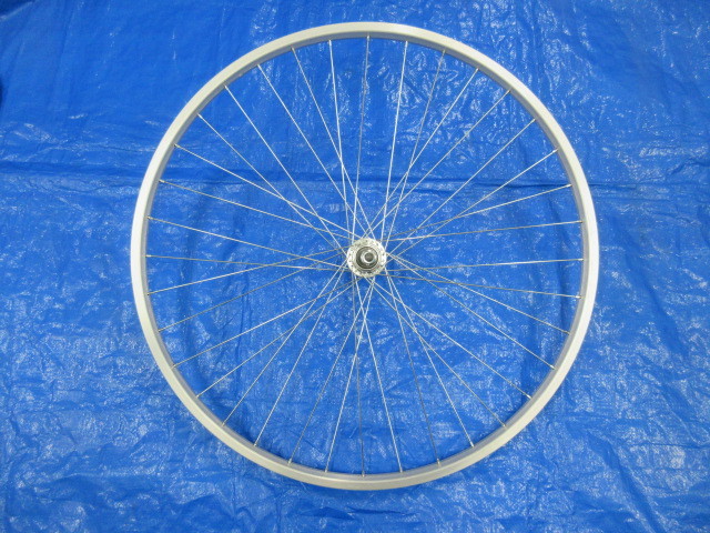  8129 700C後輪 OLD135 ナット締め ７速ボス クロスバイク(27インチ、700C)｜売買されたオークション情報、yahooの商品情報をアーカイブ公開 - オークファン ホイール（完組、手組）
