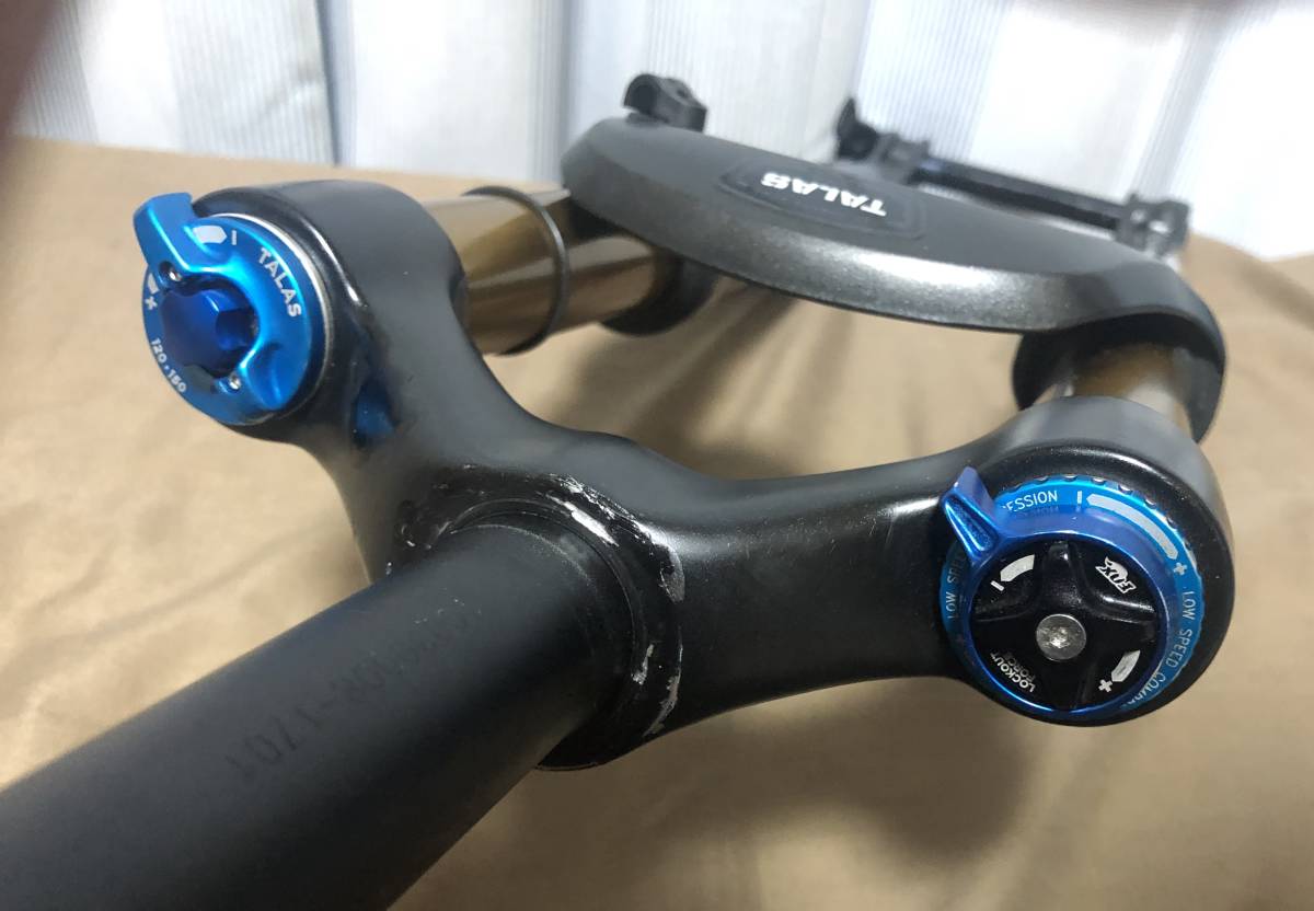 FOX TALAS 26インチ - 大阪門真店 ⁄ フロントサスペンション 0 
