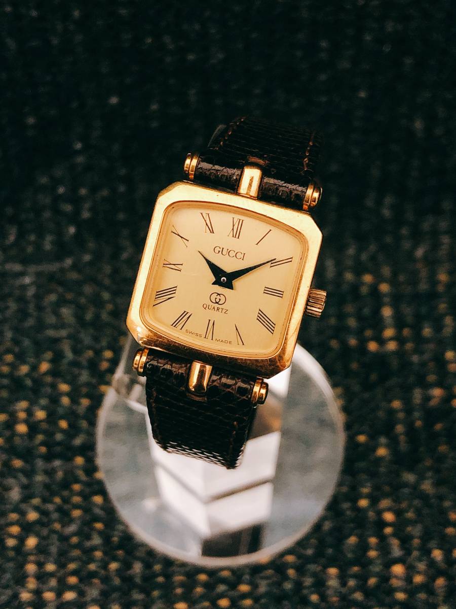 ☆GUCCI/グッチ レディース腕時計☆ レザーベルト ゴールド文字盤