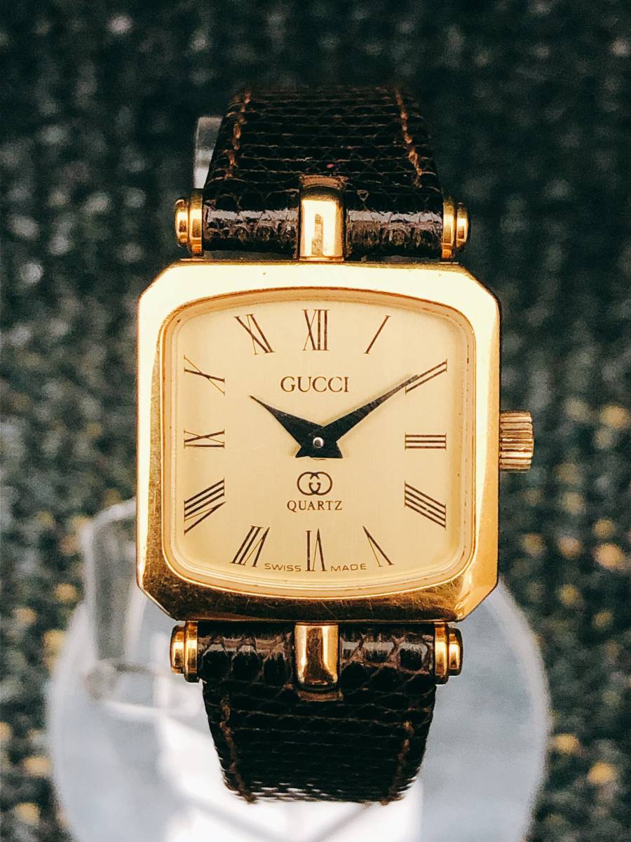 ☆GUCCI/グッチ レディース腕時計☆ レザーベルト ゴールド文字盤