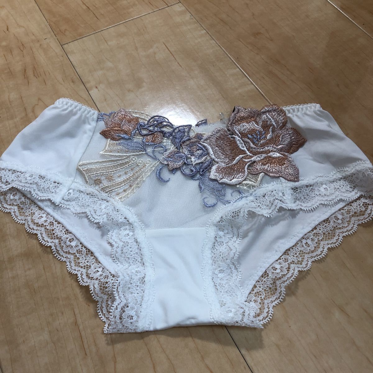 84G 大女優 オーラ サルート PU ソングM サルート84G D80＋ソング