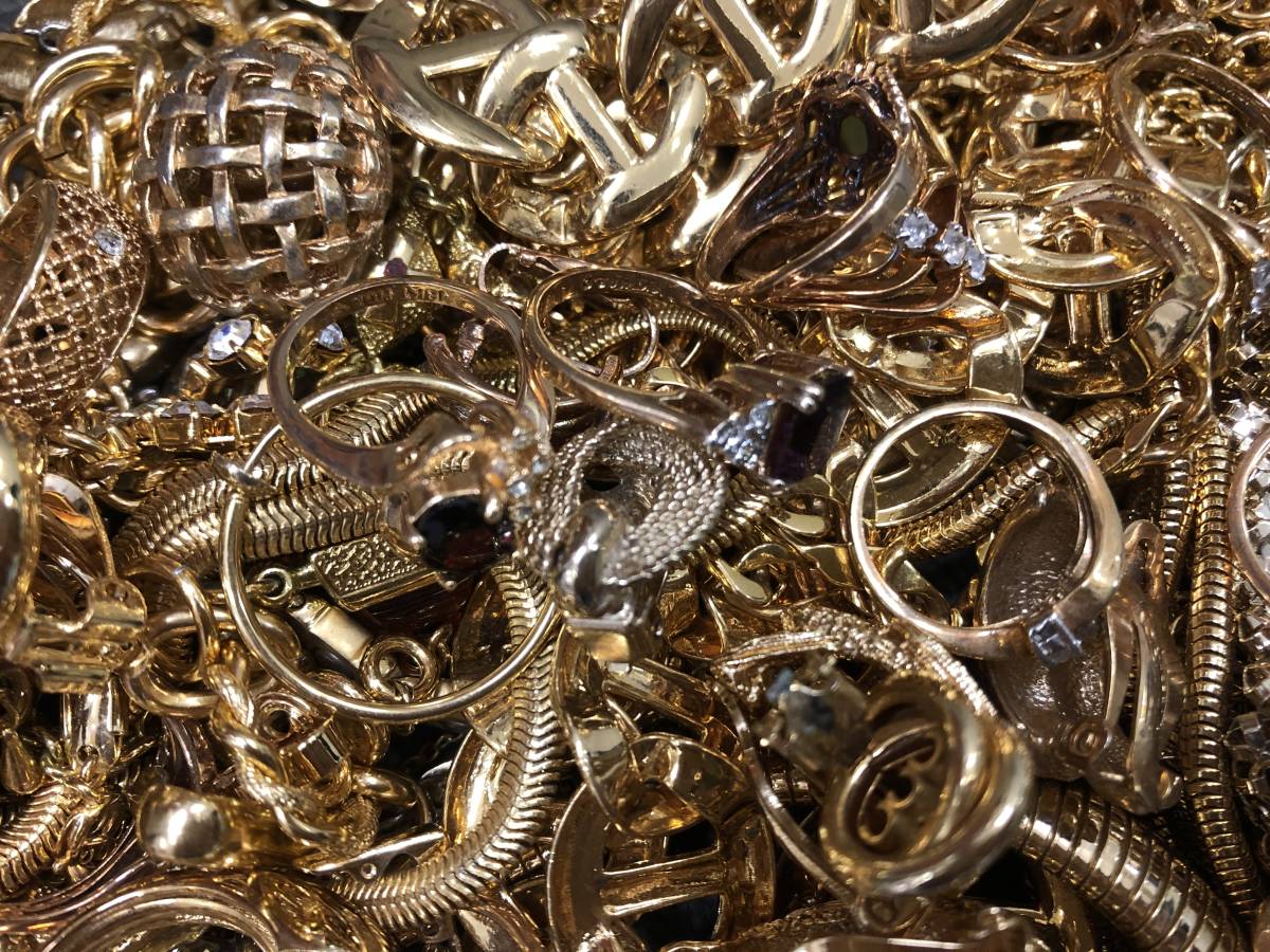 ☆イミテーションアクセサリー☆約10000g まとめ 大量 ゴールド 指輪