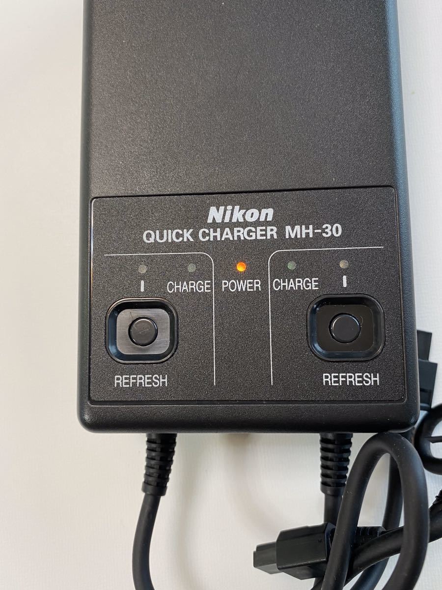 美品Nikon F5クイックチャージャーニッケル水素電池MH-30専用充放電器 Nikon クイックチャージャー F5 ニコン MH-30 カメラ、光学機器 おまけ