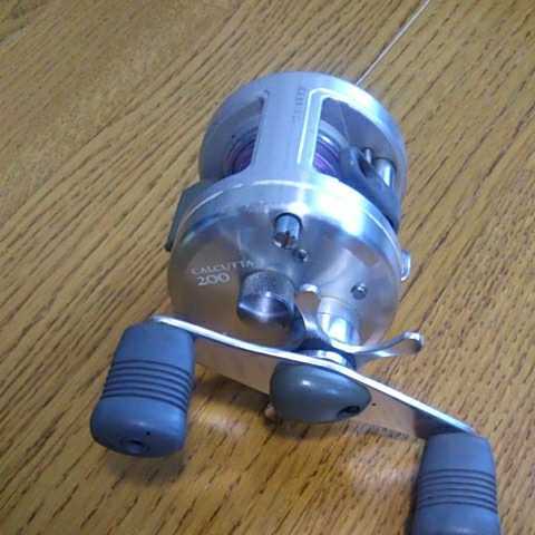 シマノ SHIMANO カルカッタ200ベイトリールオールドルアーバスジギング