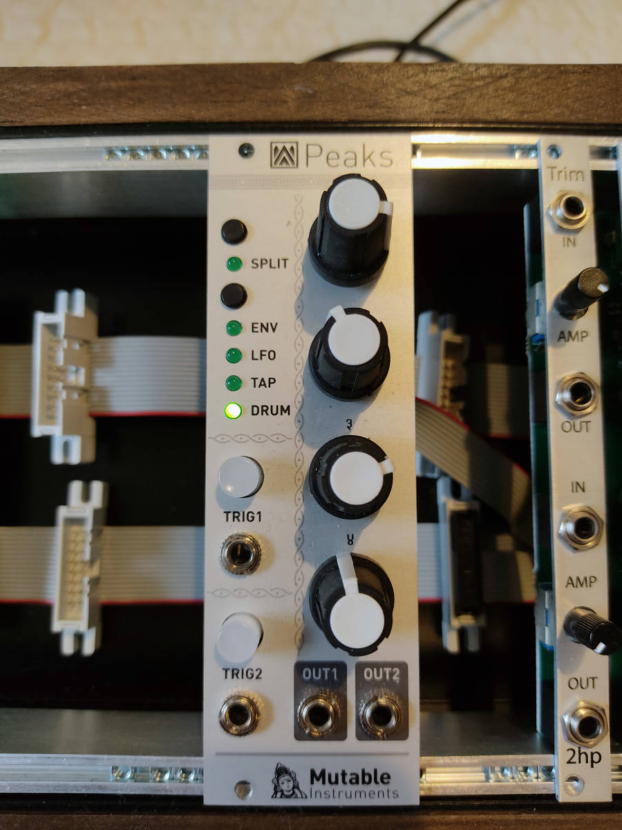新製品は安い 【中古】 Mutable Instruments Peaks ユーロラック