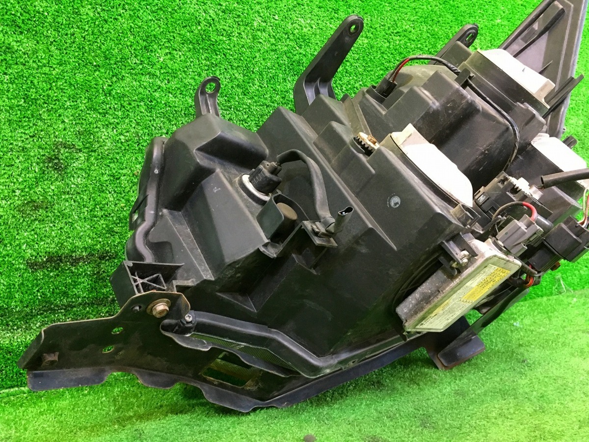パーツ MITSUBISHI 三菱デリカD5 CV5W /CV2W /CV1W純正ヘッドライト
