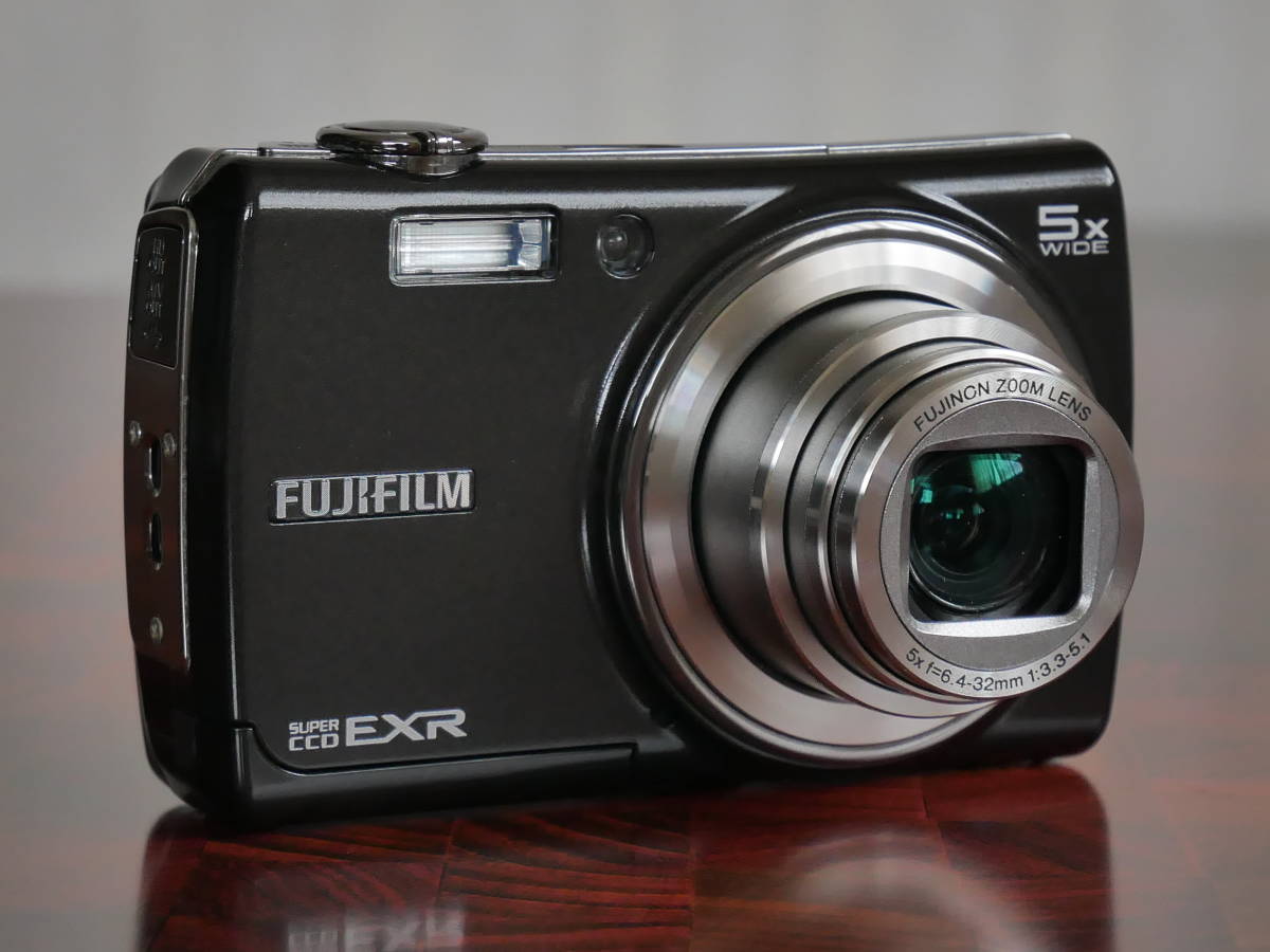 ☆名機FUJIFILM FINEPIX F200EXR 完動・極美品・未記入保証書付き