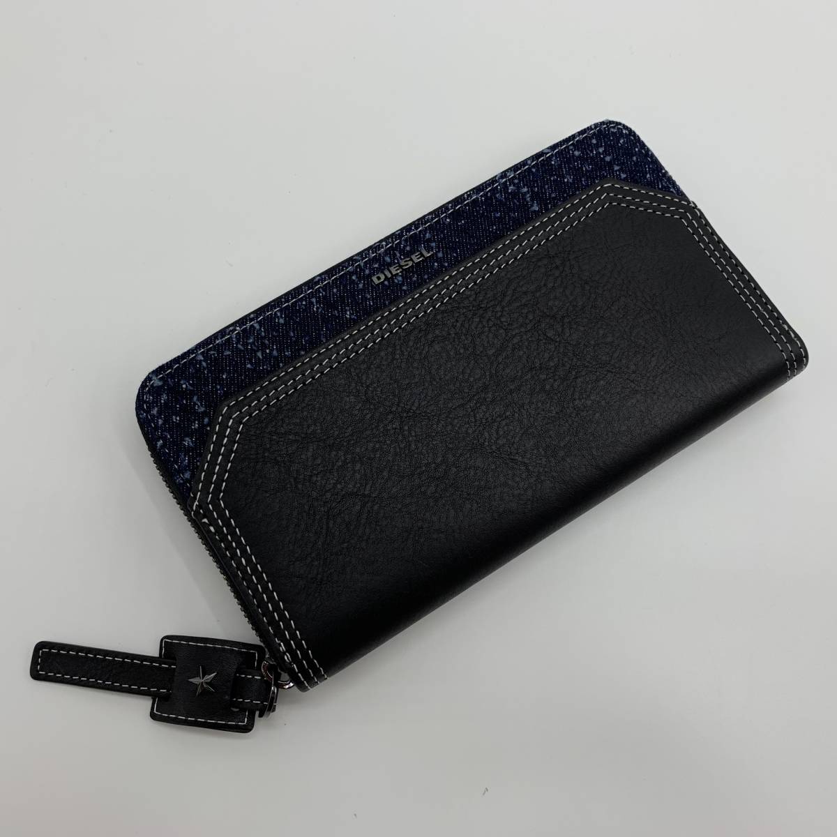 定価21,384円☆DIESEL スター柄スタッズ付きラウンドファスナー 長財布 