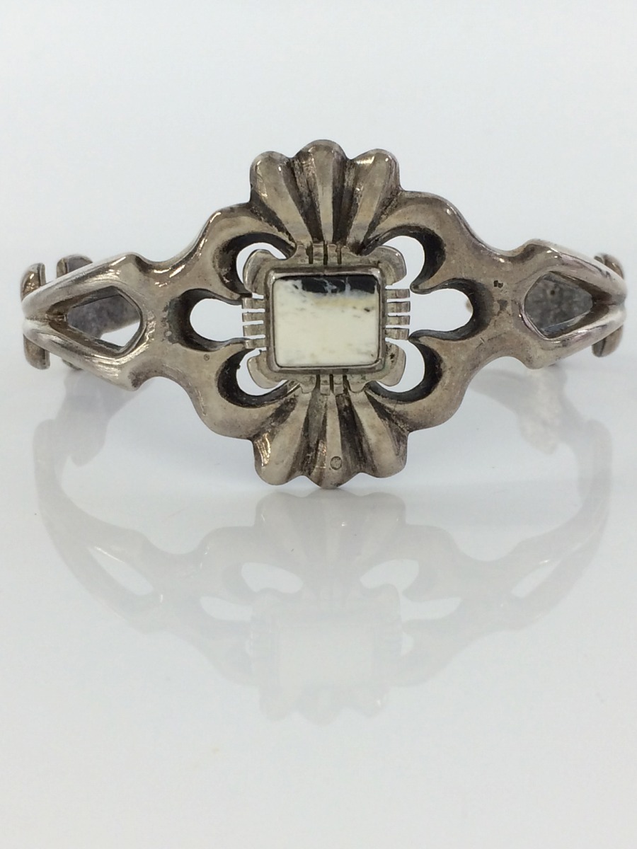 【人気定番，定番人気】 NAVAJO バングル/SILVER/SLV(その他)｜売買されたオークション情報、yahooの商品情報をアーカイブ公開 - オークファン その他