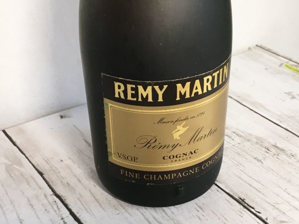 Y100N07A101【未開栓・新品】 REMY MARTIN FINE CHAMPAGNE VSOP レミー