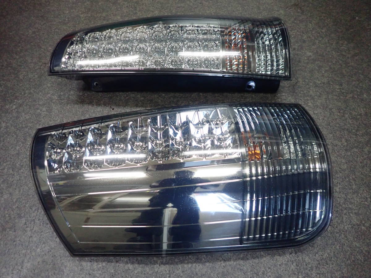 AZR60 ノア ヴォクシー 前期後期 LED テールライト テールレンズ TYC