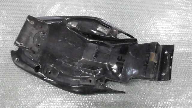 バンディット250 GJ77A-106xxx の フェンダーレスキット 傷