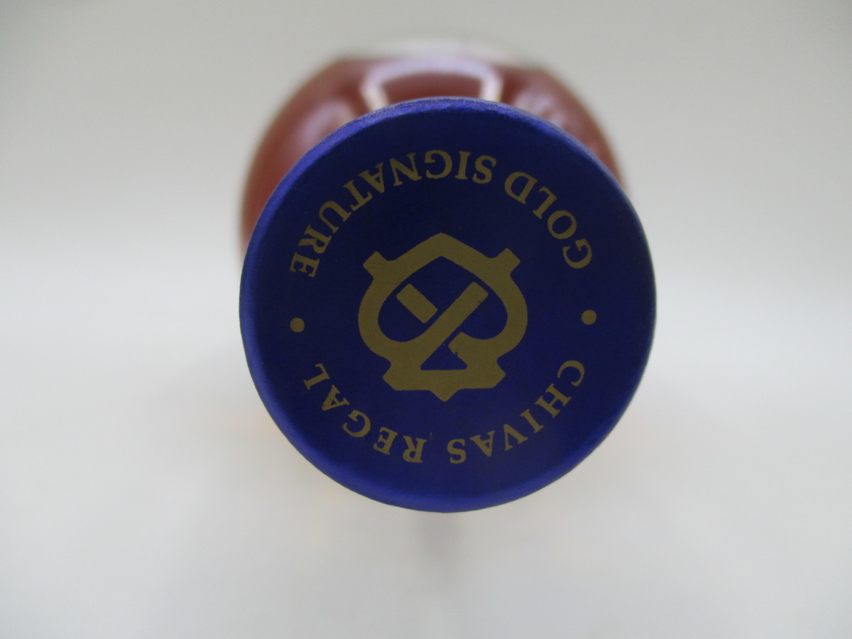 【同梱OK商品】CHIVAS REGAL 18年 シーバス リーガル ゴールドシグネチャー ウイスキー 箱入 未開封 古酒 750ml 40% E83323 18年 シーバスリーガル REGAL 正規 箱なし 高級酒・希少酒の