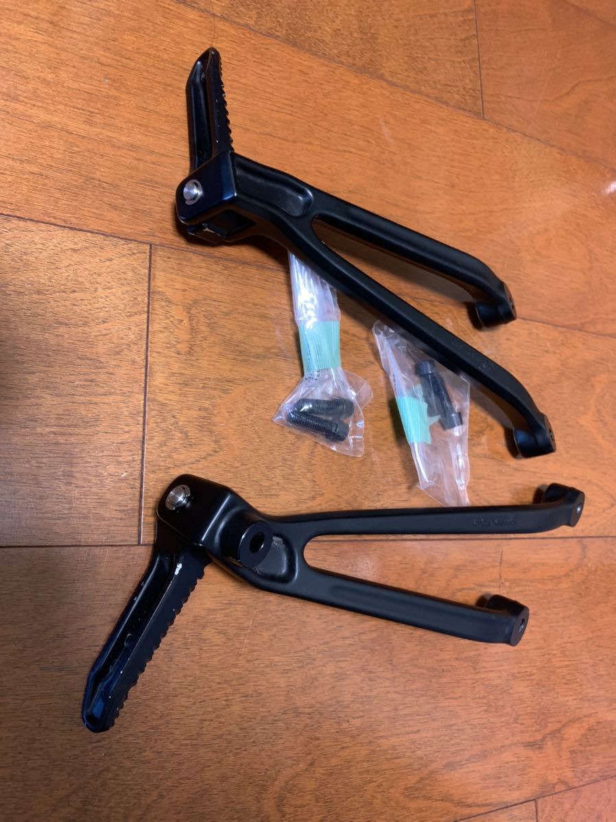 S1000RR 純正 タンデムステップ 純正ステップ [k1190867926]BMW WB10D5009HZ700*** BMW　S1000RR　2017　タンデムステップ　純正　ノーマル　左右セット　8521680　8521681