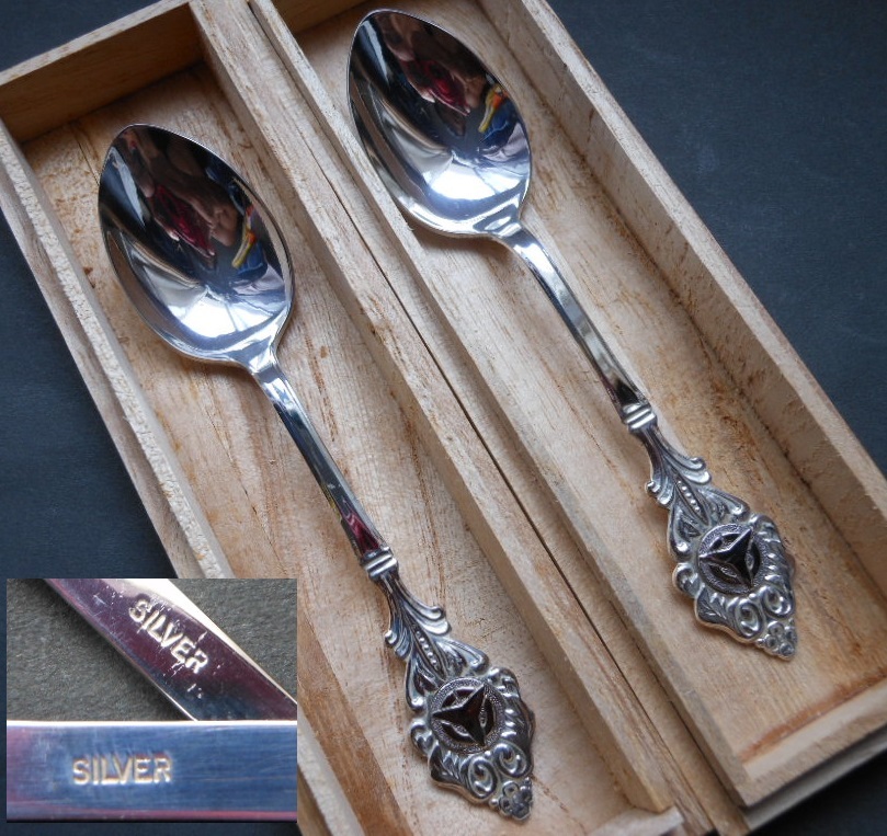 未使用極美品☆純銀無垢☆ＳＩＬＶＥＲコーヒースプーン２本 セット /桐箱入 純銀 コーヒースプーン ティー 純銀スプーン 名入れYAMACO 最上級の素材を惜しみなく使用した重厚感溢れる