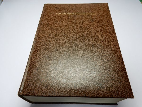 W4634]「エスコフィエ・フランス料理」訳:角田明 技術監修:井上幸作