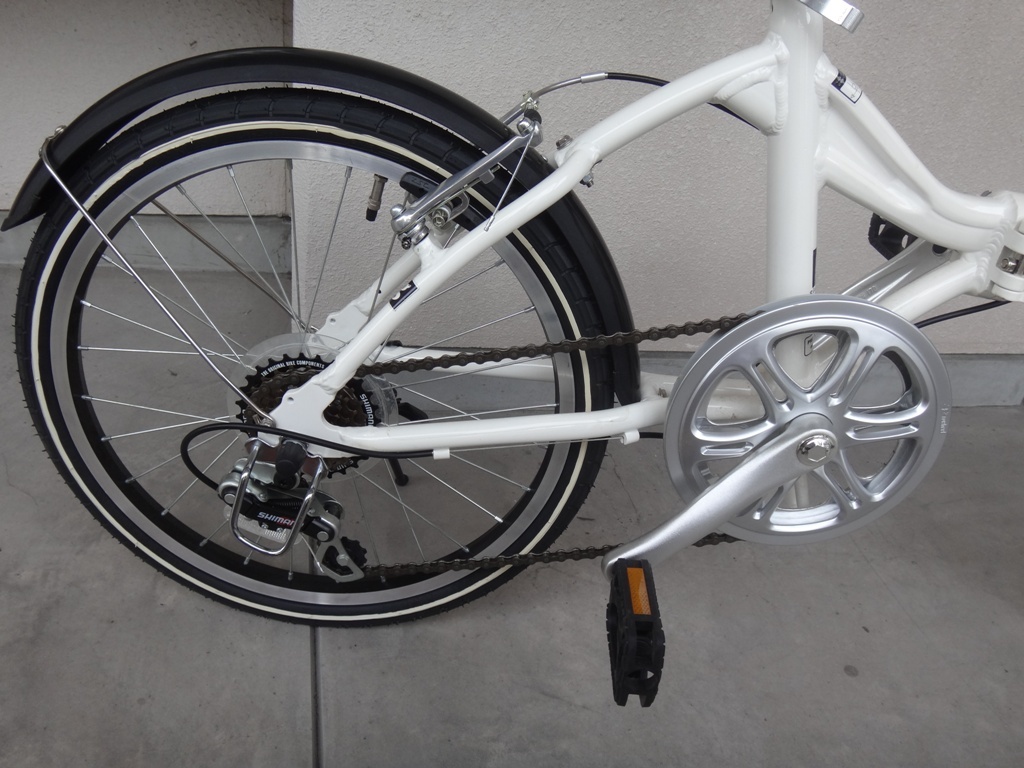軽量折り畳み自転車！アサヒサイクル Glamorous／グラマラス 約11,8ｋｇの軽量折りたたみ自転車が入荷！通勤・通学を快適に！保管 | オートライト 軽量アルミ 折りたたみ自転車アサヒサイクルグラマラス20インチ11.8kg ASAHI -P Cross ライト+ホーン かろやか仕込み』5月26日から数量限定発売 CYCLE（アサヒサイクル）GO!GO!DUCK CLASSY サイクルベースあさひ店 光る！鳴る