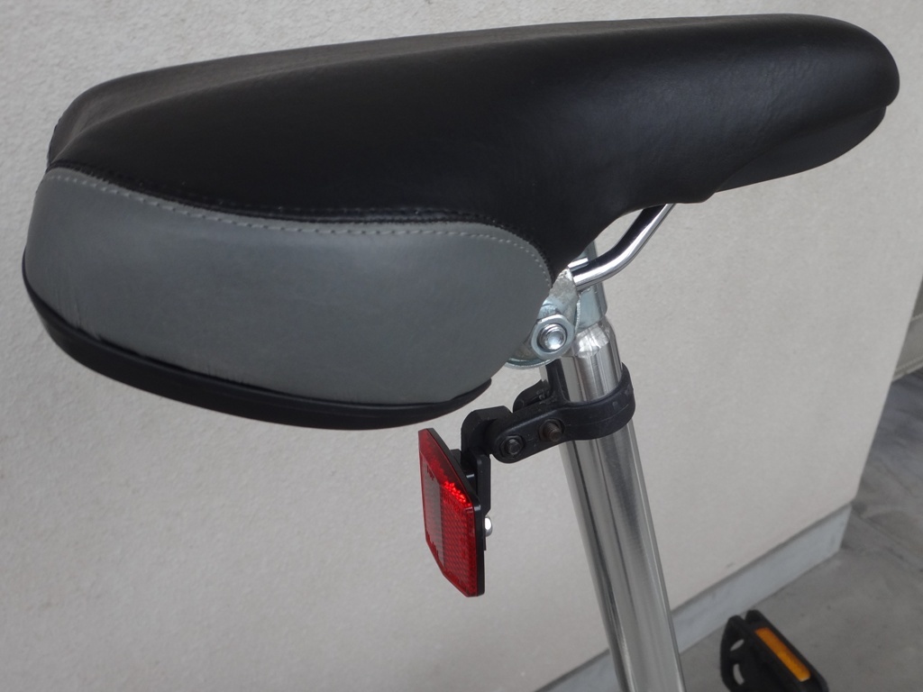 軽量折り畳み自転車！アサヒサイクル Glamorous／グラマラス 約11,8ｋｇの軽量折りたたみ自転車が入荷！通勤・通学を快適に！保管 | オートライト 軽量アルミ 折りたたみ自転車アサヒサイクルグラマラス20インチ11.8kg ASAHI -P Cross ライト+ホーン かろやか仕込み』5月26日から数量限定発売 CYCLE（アサヒサイクル）GO!GO!DUCK CLASSY サイクルベースあさひ店 光る！鳴る