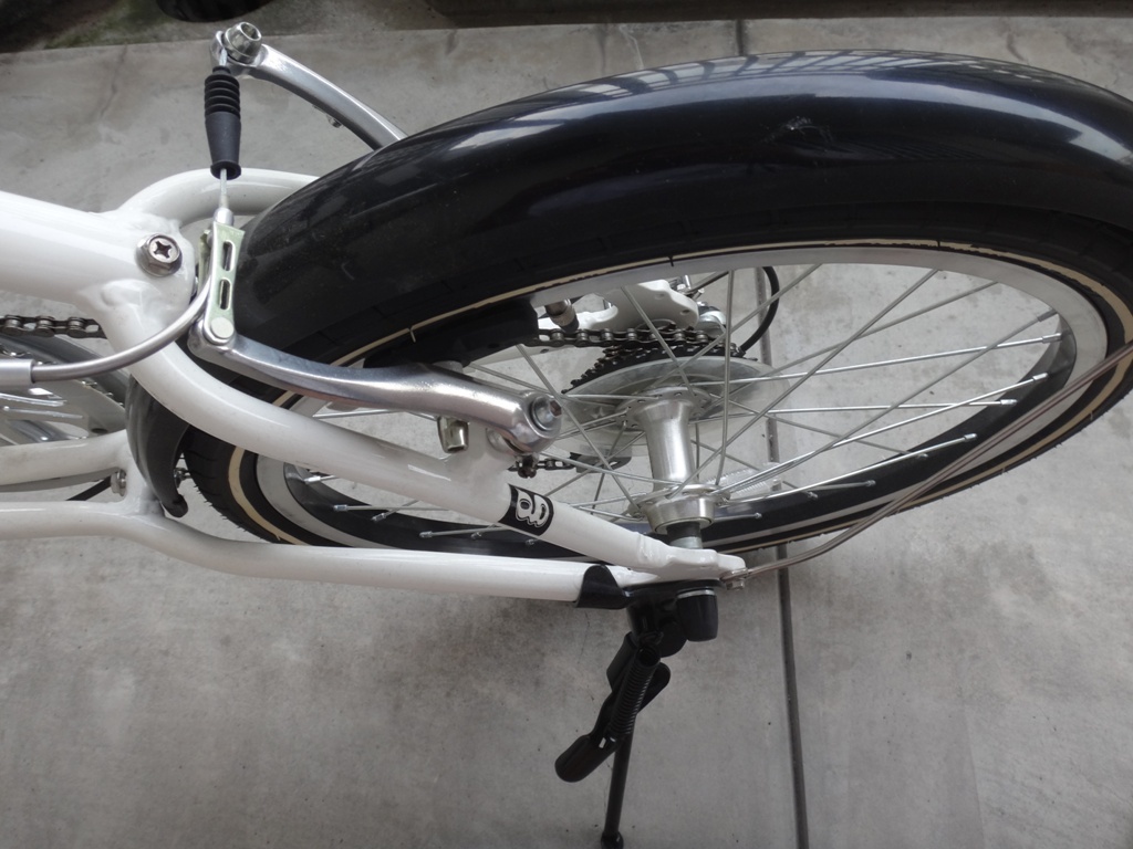軽量折り畳み自転車！アサヒサイクル Glamorous／グラマラス 約11,8ｋｇの軽量折りたたみ自転車が入荷！通勤・通学を快適に！保管 | オートライト 軽量アルミ 折りたたみ自転車アサヒサイクルグラマラス20インチ11.8kg ASAHI -P Cross ライト+ホーン かろやか仕込み』5月26日から数量限定発売 CYCLE（アサヒサイクル）GO!GO!DUCK CLASSY サイクルベースあさひ店 光る！鳴る