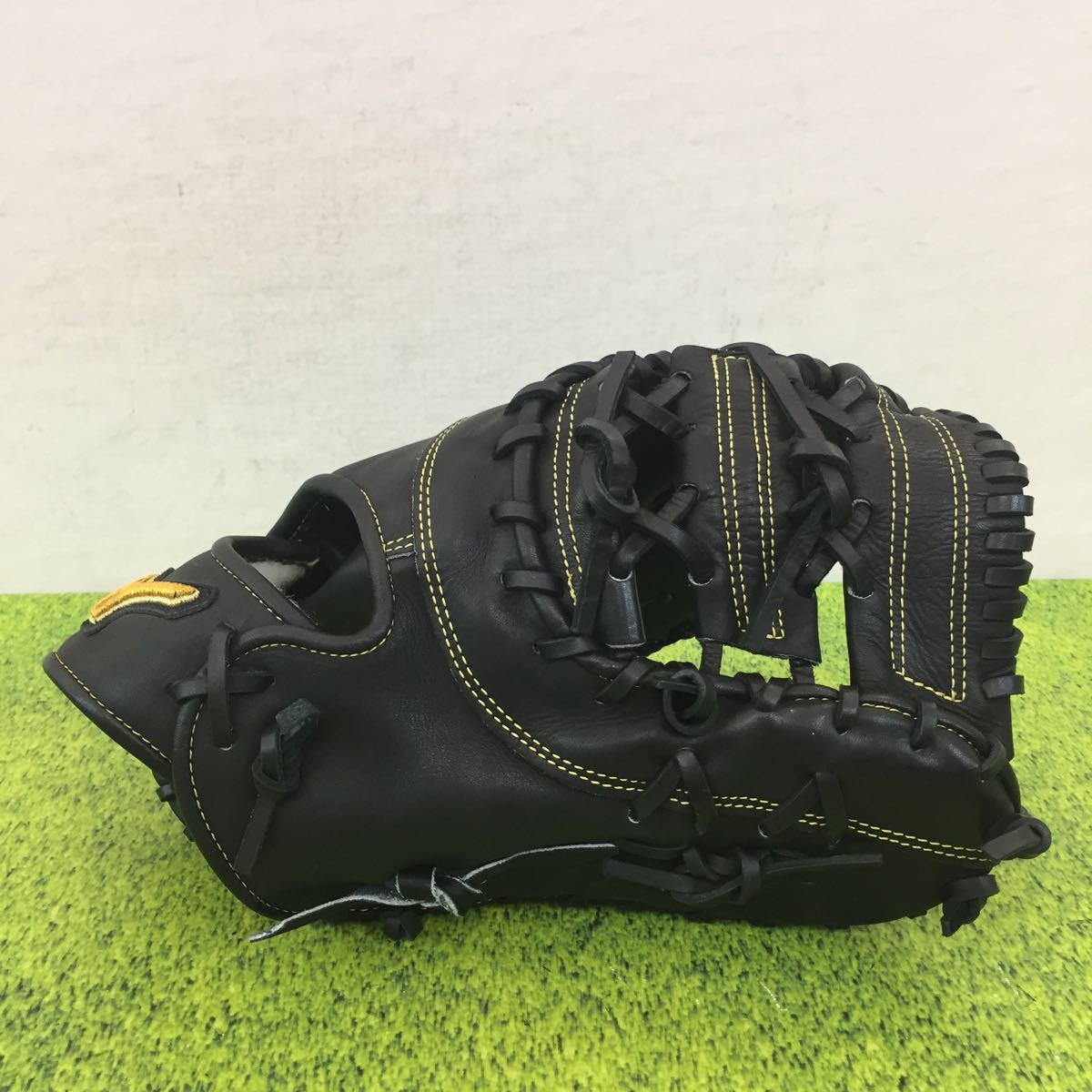 グラブ グローブ 内野手用 クラシック Mizuno 2024モデルミズノプロ 硬式 Classic MIZUNO Pro｜ゴルフ｜ミズノ公式オンライン ミズノプロ 投手用 | ミズノ 右 硬式用ミズノ直営限定／ミズノプロ復刻版高津臣吾モデル／サイズ