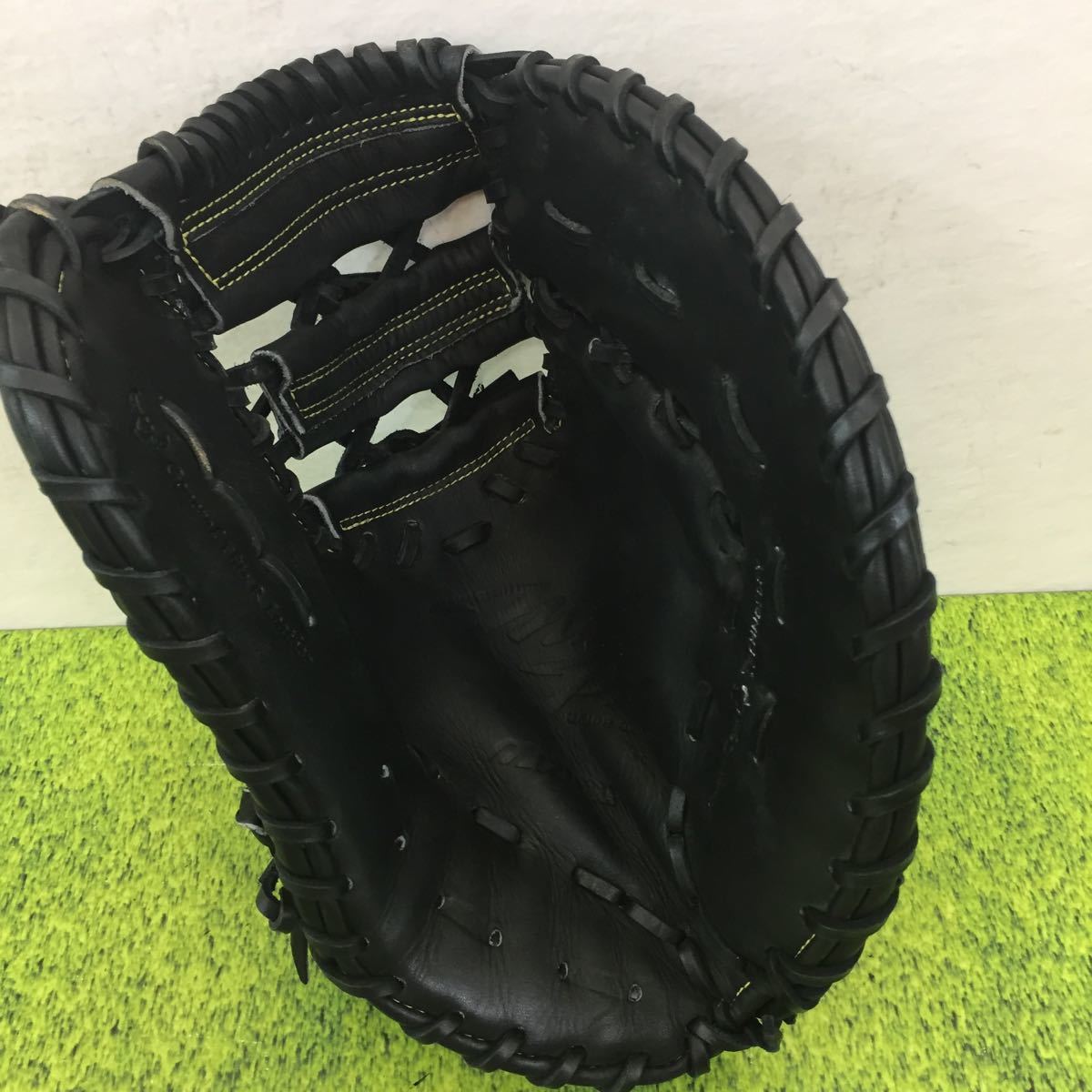 グラブ グローブ 内野手用 クラシック Mizuno 2024モデルミズノプロ 硬式 Classic MIZUNO Pro｜ゴルフ｜ミズノ公式オンライン ミズノプロ 投手用 | ミズノ 右 硬式用ミズノ直営限定／ミズノプロ復刻版高津臣吾モデル／サイズ