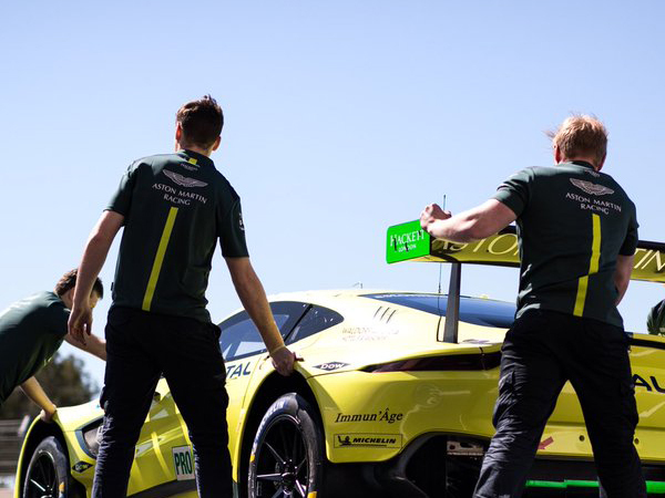 1⁄18 アストンマーチン オートアート(AUTOart) : L Le ル・マン24時間レース M Mans 24h ポロシャツ XL | 0 ル・マン24時間レースに参戦するアストンマーティン オンラインショップ|アストンマーティン