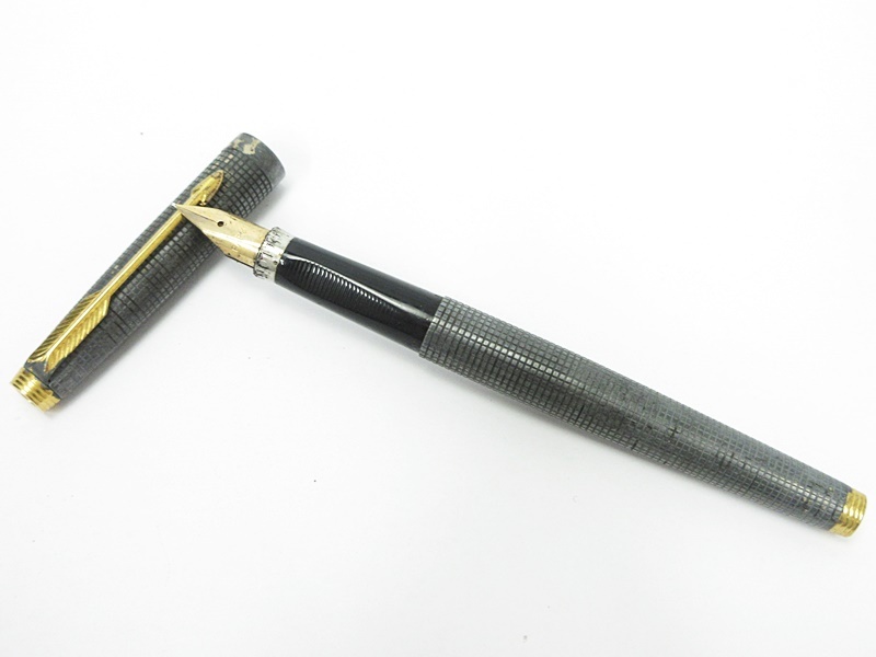 The Parker Duofold Centennial 万年筆とボールペンのセット
